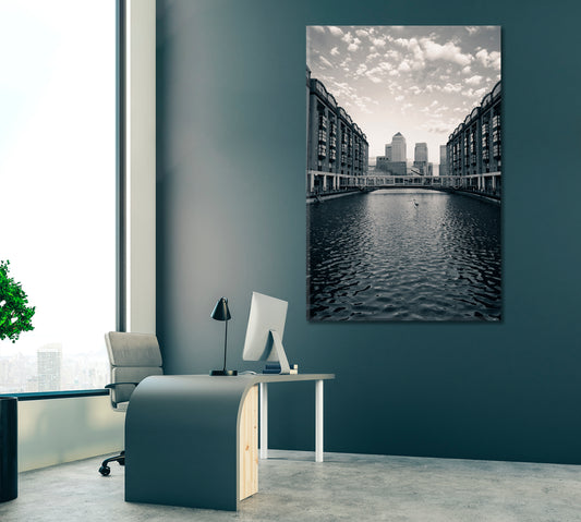 Canary Wharf Business District London Canvas Print ArtLexy 1 Panel 16"x24" inches 