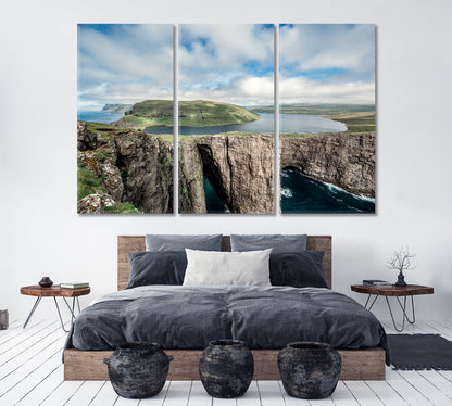 Sorvagsvatn (Lake Over Ocean) Faroe Islands Canvas Print ArtLexy   