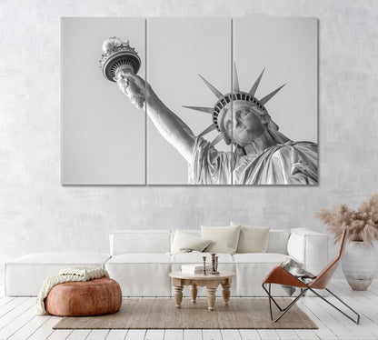 Statue of Liberty in Black and White Canvas Print ArtLexy 3 Panels 36"x24" inches 
