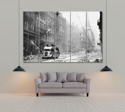 London During Blitz 1940 Canvas Print ArtLexy 5 Panels 36"x24" inches 