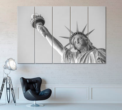 Statue of Liberty in Black and White Canvas Print ArtLexy 5 Panels 36"x24" inches 