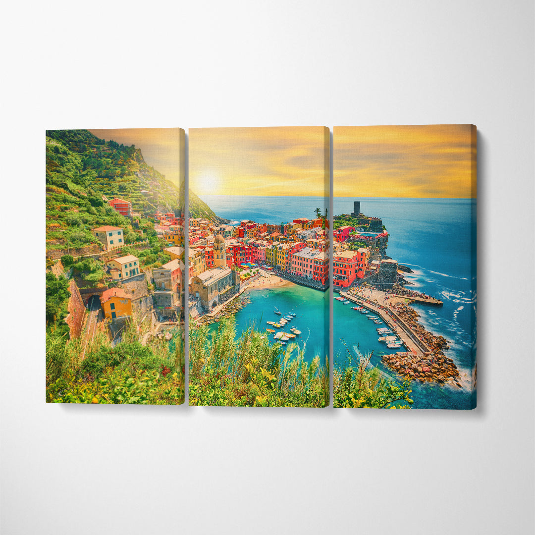 Vernazza Cities Cinque Terre Italy Canvas Print ArtLexy 3 Panels 36"x24" inches 